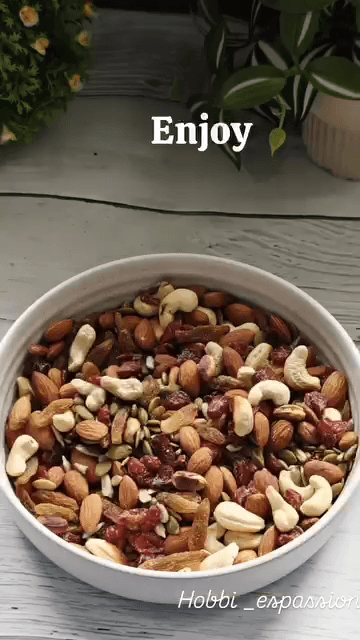 Healthy & Crunchy Trail Mix recipe