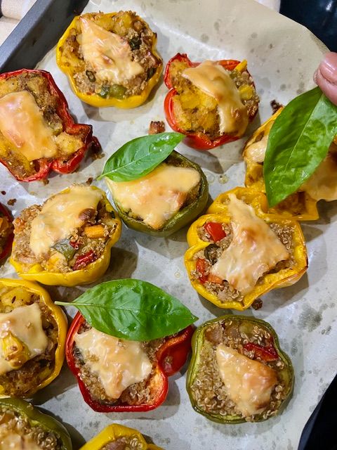 Step 7.1: Sprinkle with chili flakes, oregano or top with basil leaf as desired