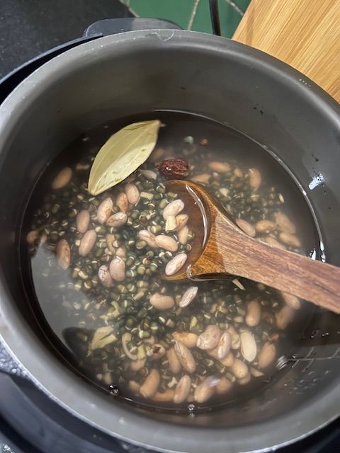 Step 1.1: Pour in about 5 to 6 cups of water, adjusting based on your desired gravy consistency