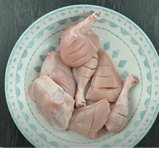 Step 1.1: Make cuts on the chicken pieces