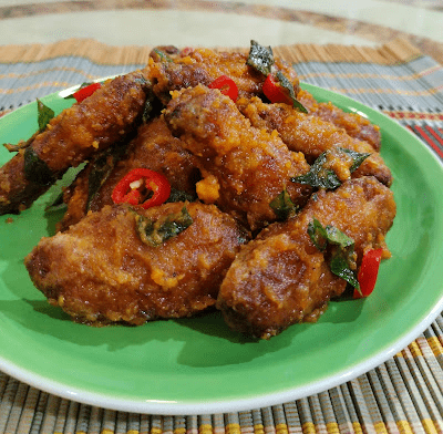 Salted Egg Yolk Fried Chicken Wings recipe