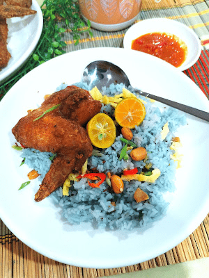 Step 1.1: Squeeze some calamansi juice over the wings before serving