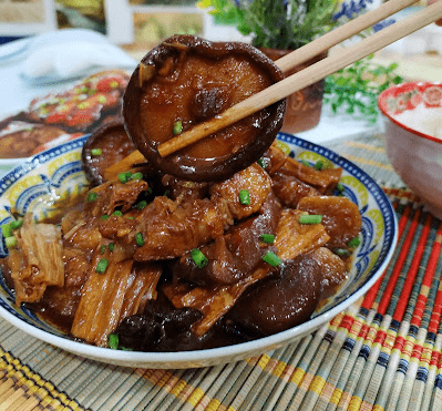 Step 1.1: Stir in the cornstarch slurry to thicken the liquid and glaze the pork