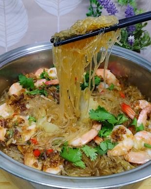 Prawn and Glass Noodles with Garlic Shallot sauce in one pot recipe