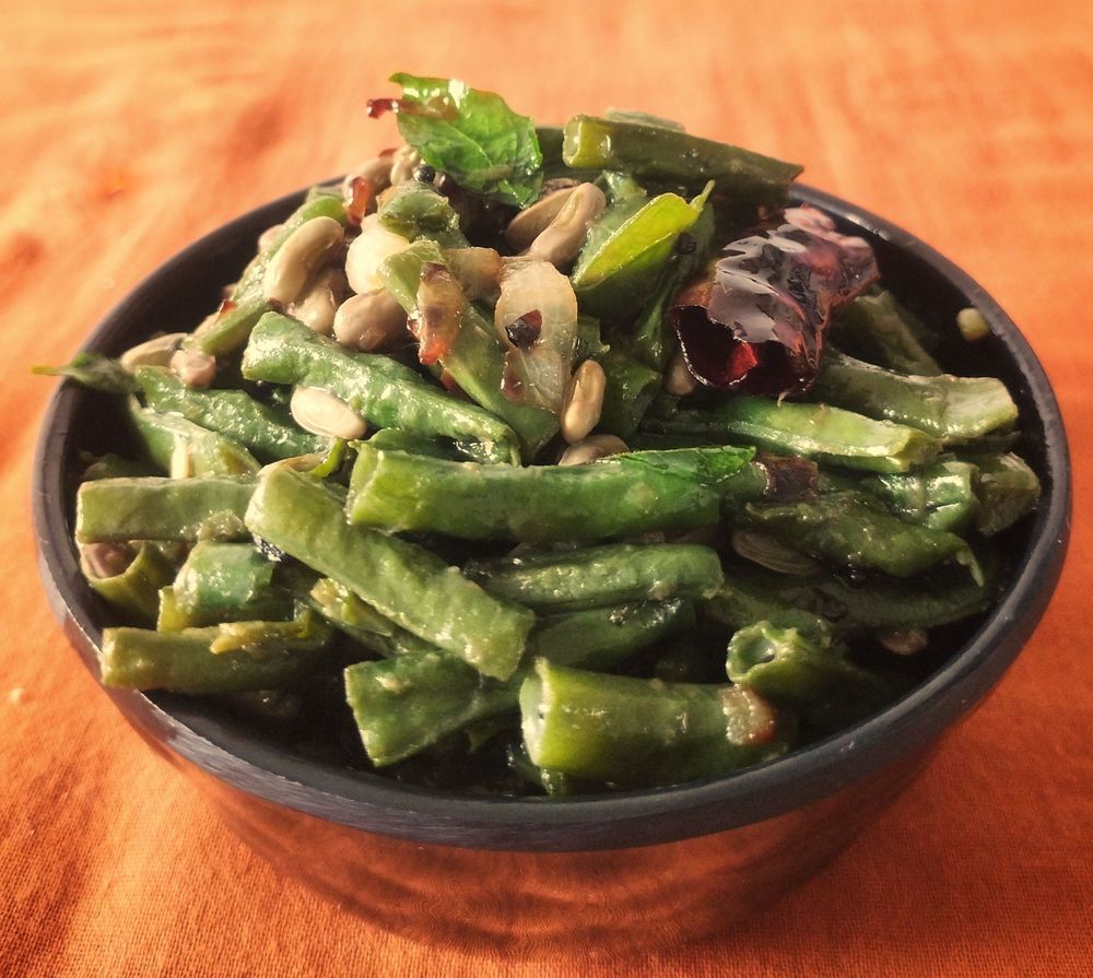 Payar In English Cowpea Beans Stir Fry / Payar Mezhukkupuratti | Chefadora