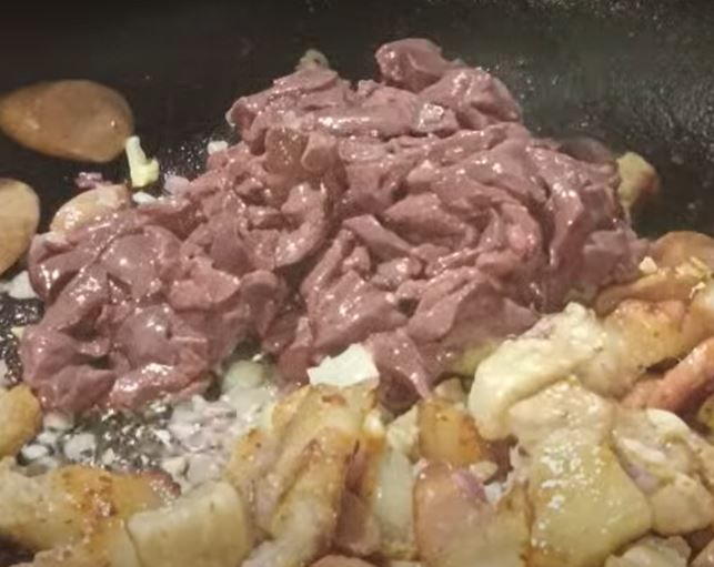 Step 1.1: Add the liver, fried potatoes, and carrots