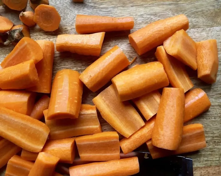 Step 2.1: Trim ends of the carrots and cut them into thirds for 2-inch chunks