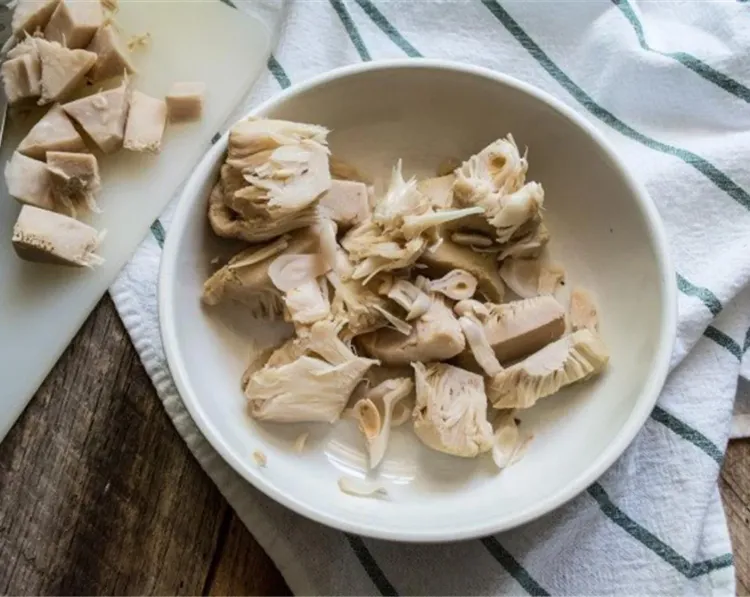 Step 1.1: Rinse, drain, and pat the young green jackfruit dry