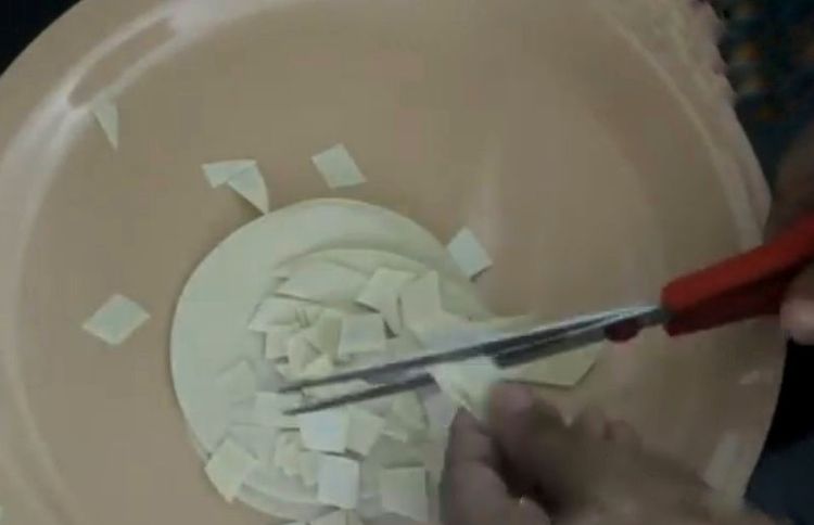 Step 1.2: Cut the pappadam into small pieces