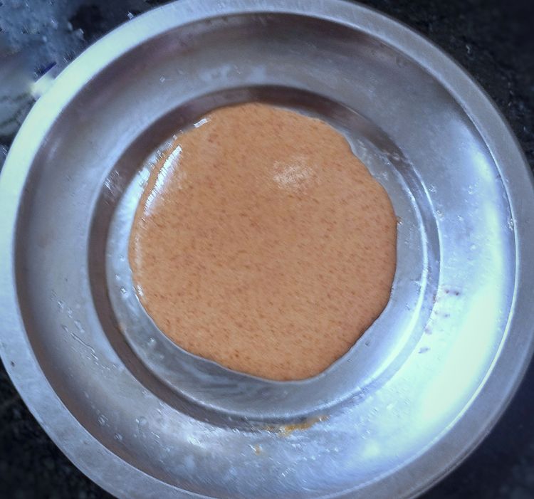 Step 1.1: Pour the batter onto the plate, adjusting the quantity based on the plate size