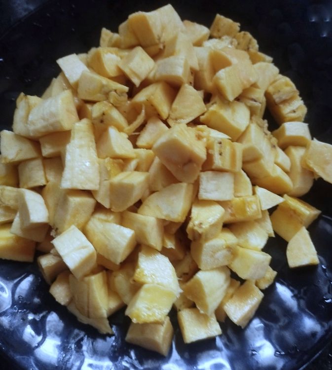Step 1.1: Peel and Chop the ripe bananas into cubes