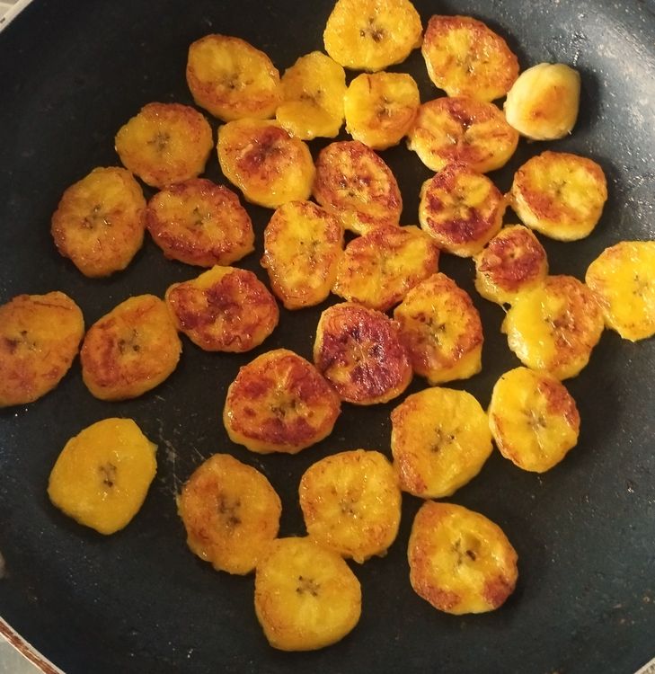 Step 1.1: Fry the banana pieces until they turn a light brown color