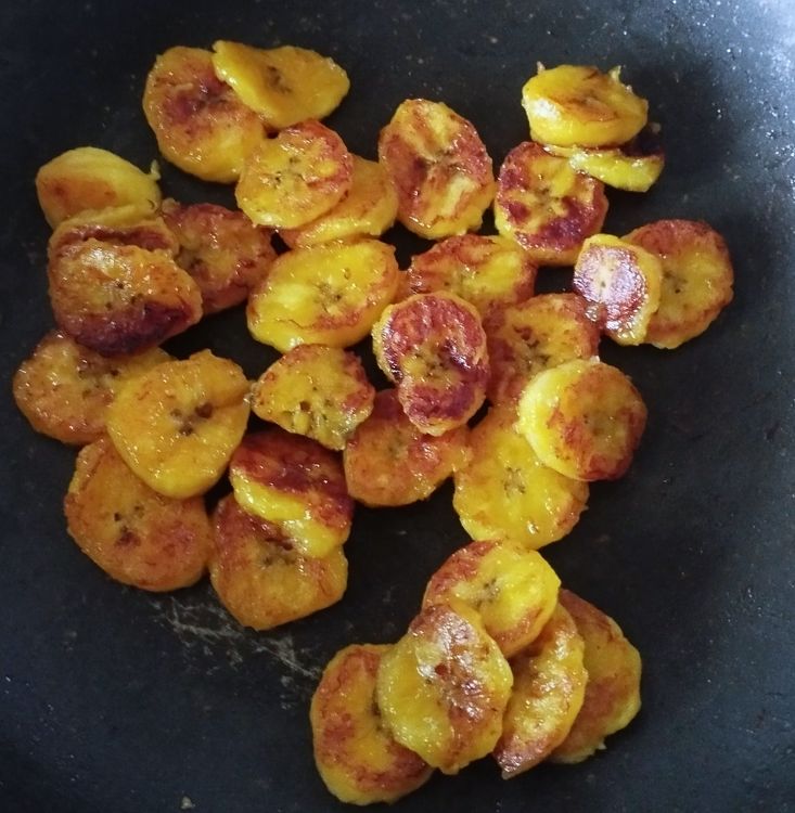 Step 1.2: Fry the banana pieces until they turn a light brown color
