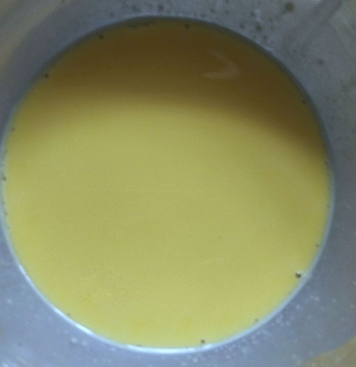 Step 1.1: In a separate bowl, mix custard powder with 3 tbs of milk and set aside