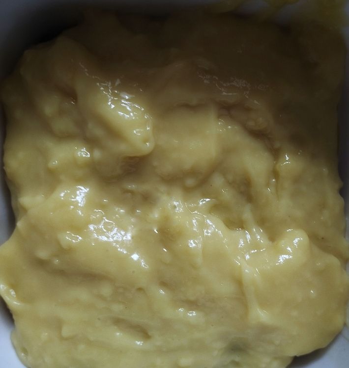 Step 1.2: Again Place the biscuits over that and again layer with custard mix