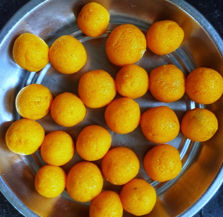 Step 1.1: After cooling, make small gooseberry-sized balls