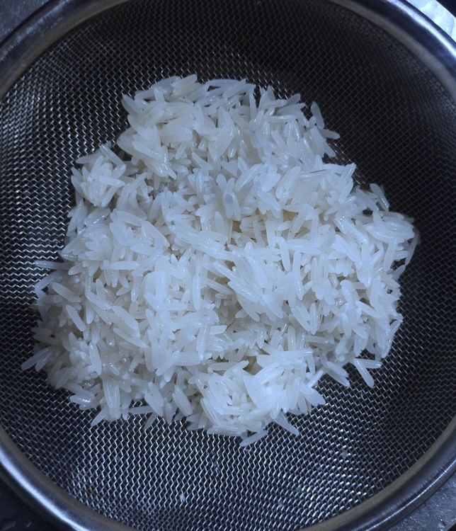 Step 1.2: Wash and soak the rice for 10 minutes