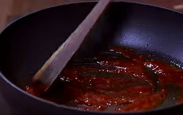Step 1.1: Heat a pan with 1/2 tsp oil and add tomato ketchup, chilli sauce, soya sauce, and Kashmiri chilli powder