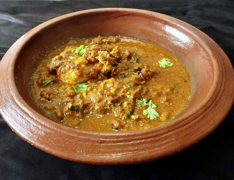 Varutharacha Egg Curry / Egg Curry in Roasted Coconut Gravy recipe