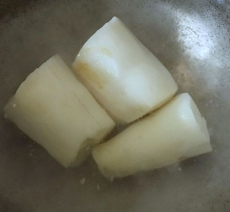 Step 1.1: When the water starts boiling vigorously, add the tapioca pieces and boil for just two minutes