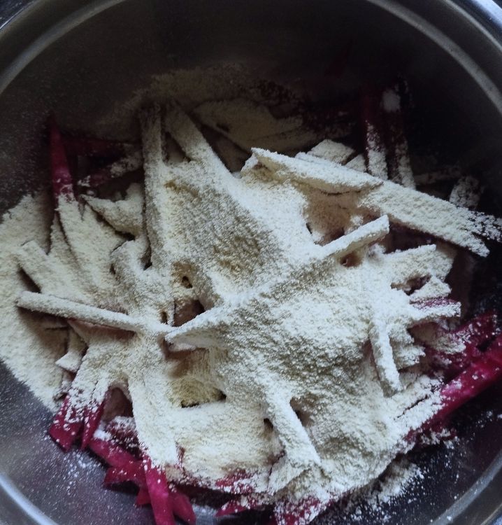 Step 3.1: Sprinkle salt, chilli powder, garam masala powder, fennel seed powder, oregano seasoning, besan flour, and corn flour