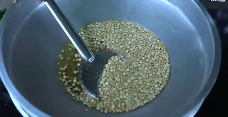 Step 3.1: Deep fry roasted gram dal for a few seconds until crisp