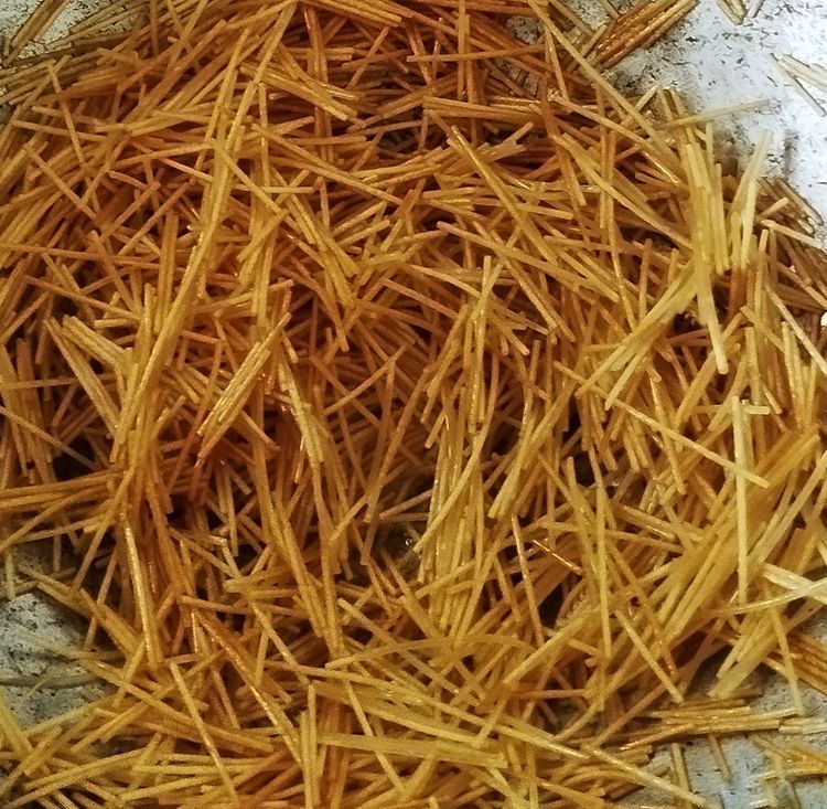 Step 1.1: Add vermicelli and roast on medium heat until golden brown and aromatic