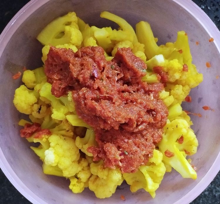 Step 2.1: Mix the paste with the blanched cauliflower florets and let it sit for 10 minutes