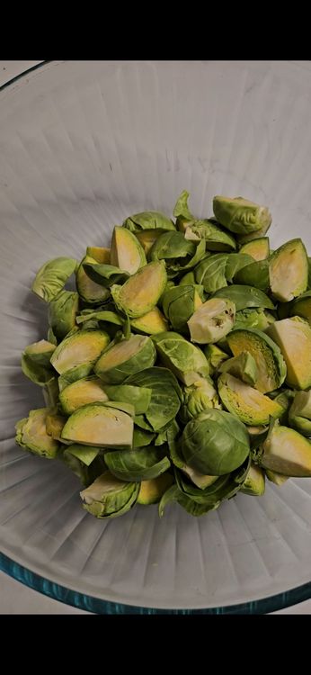 Step 2.1: Cut brussel sprouts in halves or quarters