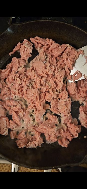 Step 2.1: Add the ground meat, season with garlic salt and pepper