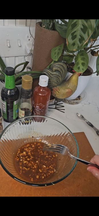Step 1.1: Combine soy sauce, hoisin, sesame oil, rice vinegar, sriracha, garlic, ginger, red pepper flakes, and cornstarch in a bowl to make the marinade
