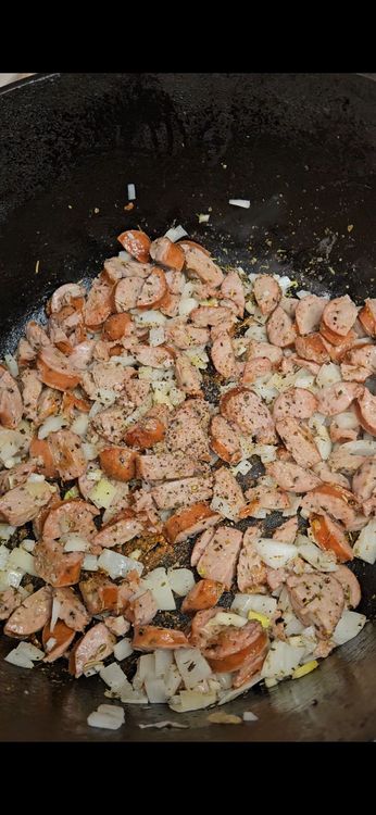 Step 2.1: Stir in garlic, onion, and Italian seasoning