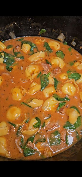 Step 5.1: Add the spinach in the last 2 minutes, allowing it to wilt