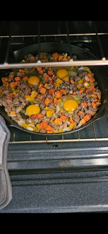 Step 2.1: Bake in the oven for 8-10 minutes or until the eggs are done to your preference