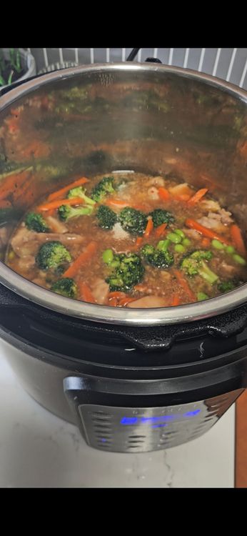 Step 1.1: In the last 4 minutes of cooking, add the vegetables and noodles