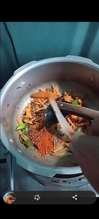 Step 2.4: Sprinkle in turmeric powder, chilli flakes, curry powder, and chilli powder