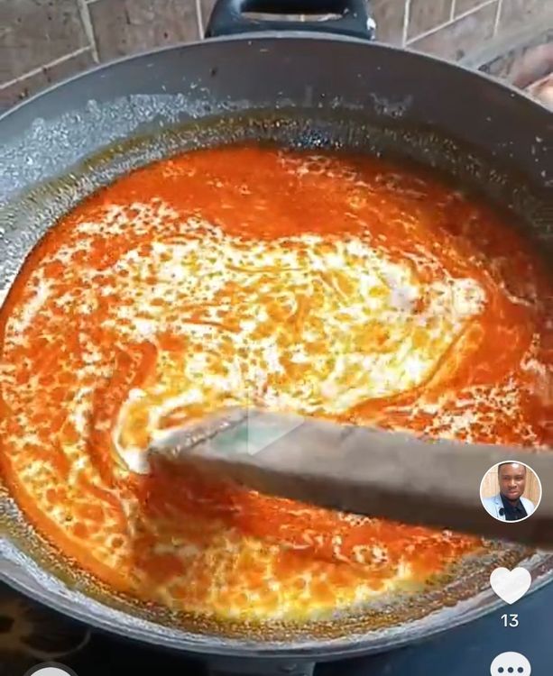 Step 1.1: Pour the cassava paste mixture into the greased frying pan