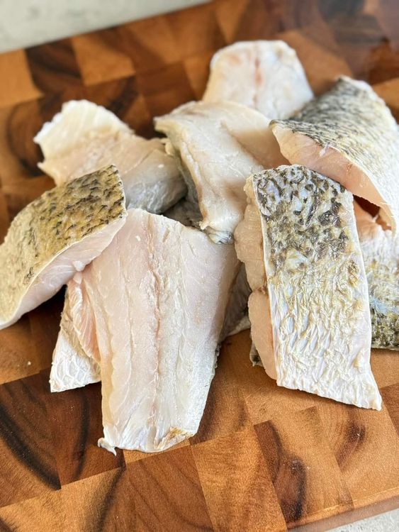 Step 1.2: Mix flour and fish spice, then coat the fish