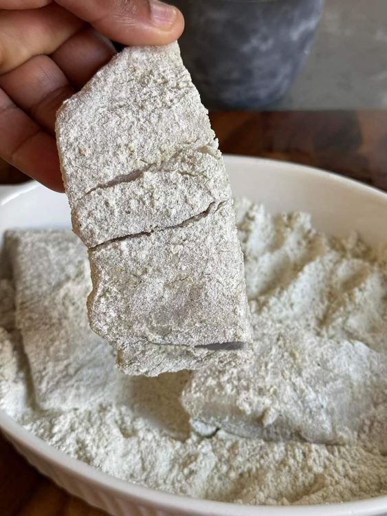 Step 1.1: Mix flour and fish spice, then coat the fish