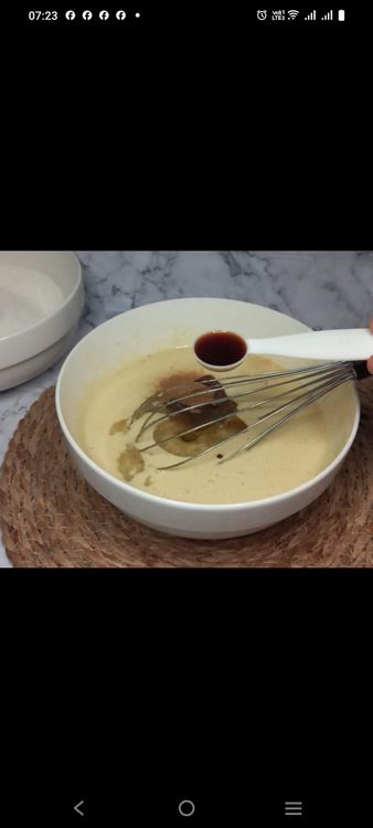 Step 1.3: Mash the bananas and add them to the egg mixture along with the vanilla essence and cinnamon powder, if using