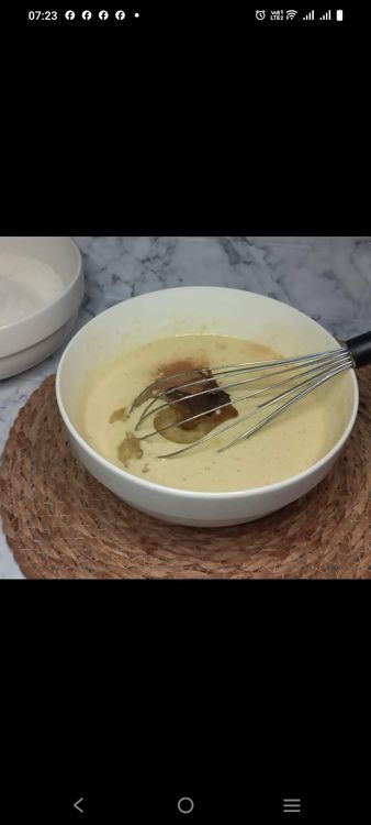 Step 1.4: Mash the bananas and add them to the egg mixture along with the vanilla essence and cinnamon powder, if using