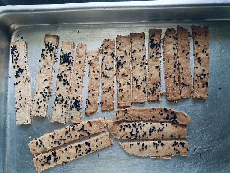 Step 1.1: Cut the dough along the 2cms mark and place the strips in a baking tray and bake for 15 mins in a preheated oven