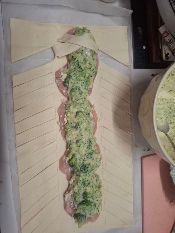 Step 1.1: Top this with the broccoli and cheese mixture and whatever other filling you fancy- some more grated cheese never hurt anyone!