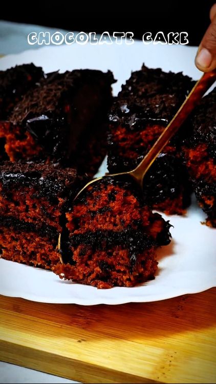 Step 7.1: Enjoy your delicious Bourbon cream biscuit chocolate cake!
