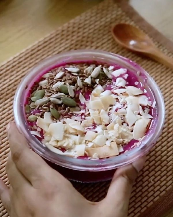 4-Ingredient Healthy Smoothie Bowl recipe