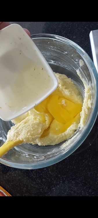 Step 1.2: Add egg, lemon juice and food colour