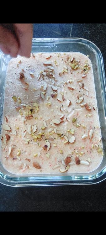 Step 1.1: Garnish with almonds and pistachio