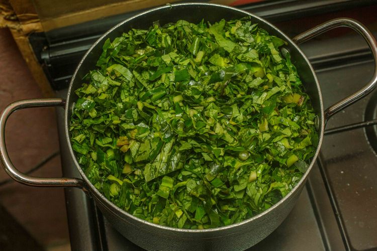 Step 1.1: If using kontomire (cocoyam leaves), boil them for about 5-7 minutes to soften them