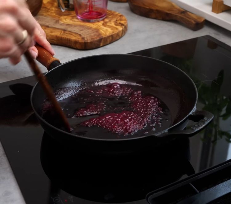 Step 2.1: Simmer, stirring continuously, until the glaze becomes glossy and thickens slightly