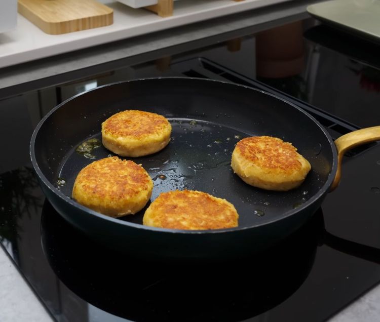 Step 4.1: Fry the patties until they are golden brown and crispy on both sides